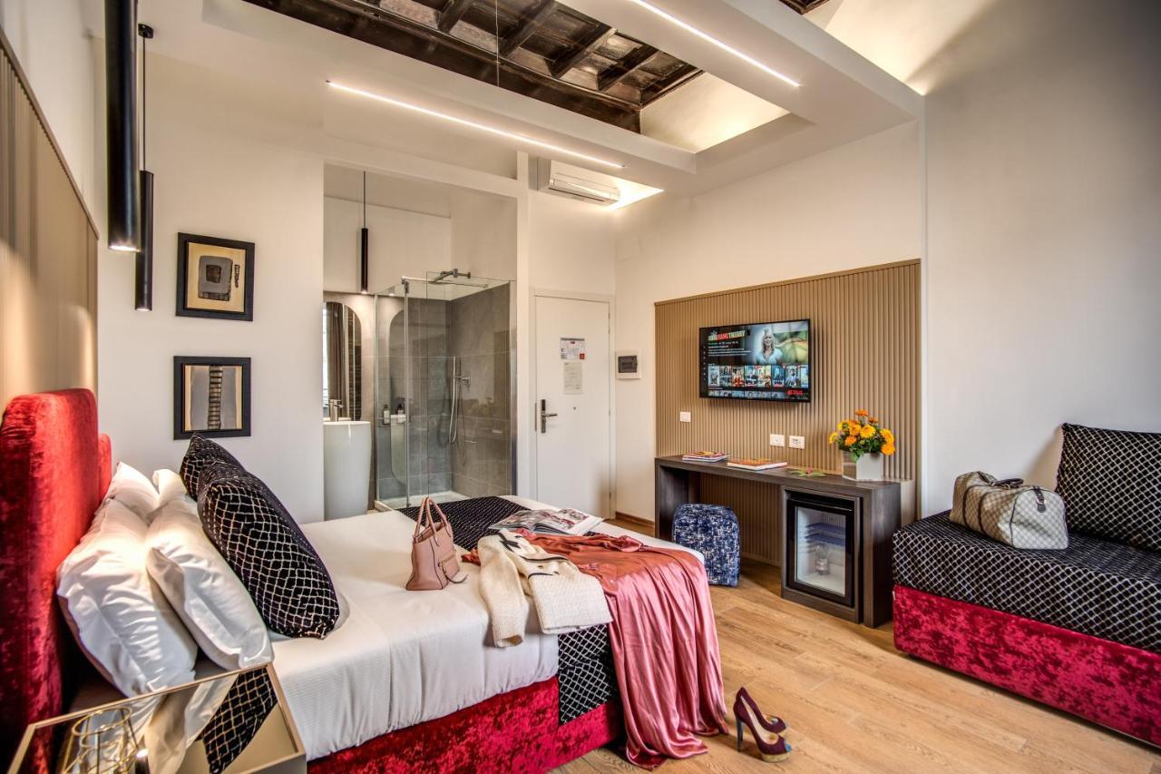 Little Queen Rooms Rom