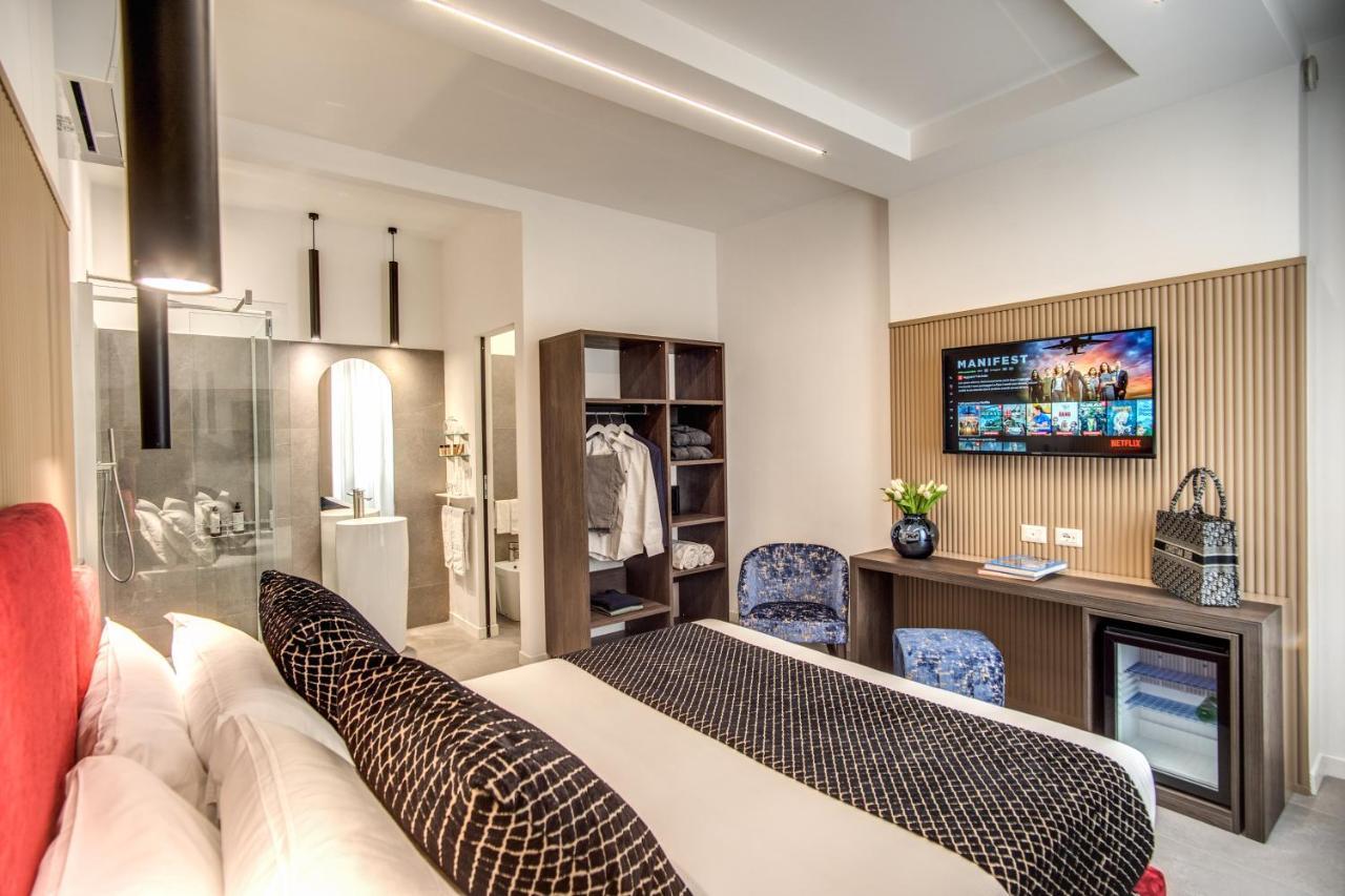 Little Queen Rooms Rom